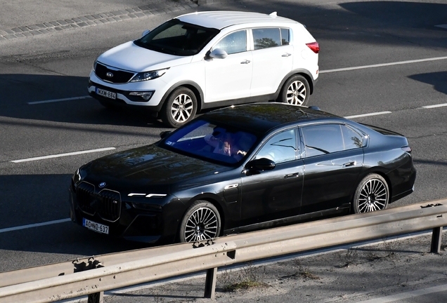 BMW M760e xDrive