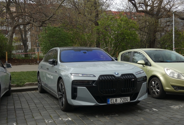 BMW M760e xDrive