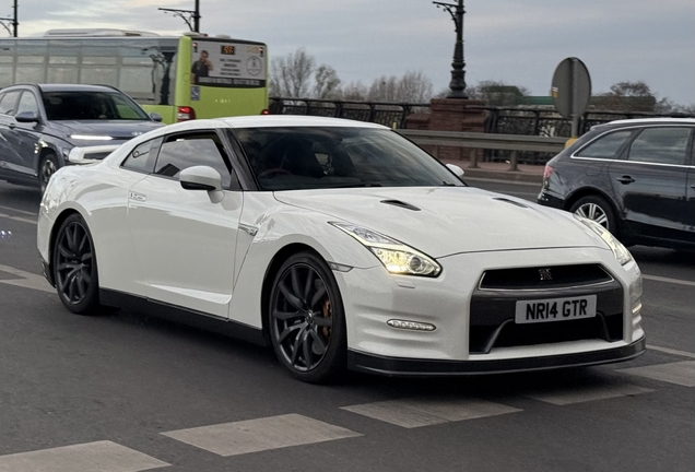 Nissan GT-R 2014