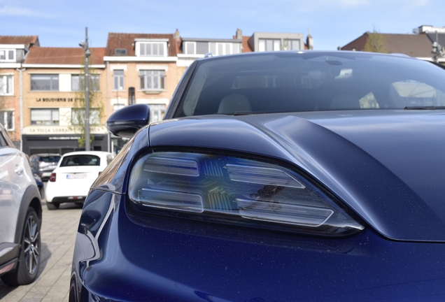 Porsche Macan EV Turbo