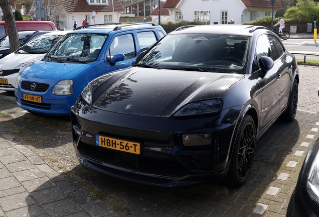 Porsche Macan EV Turbo