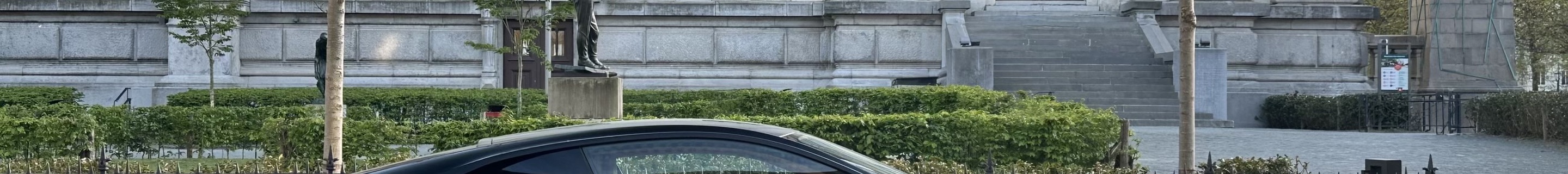 Aston Martin DB11 V8