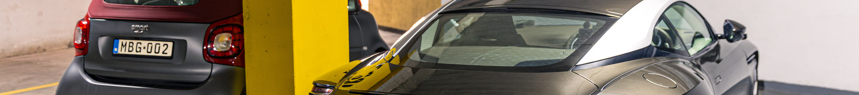 Aston Martin DB11 V8