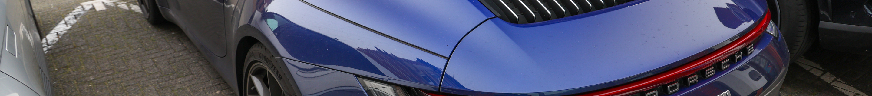 Porsche 992 Carrera 4S Cabriolet MkI