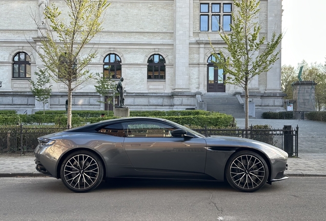 Aston Martin DB11 V8