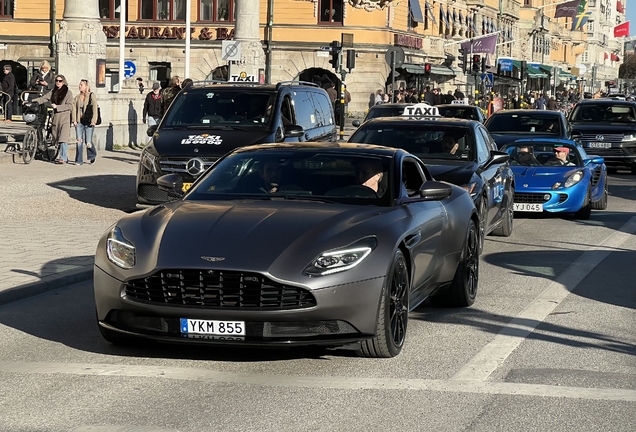 Aston Martin DB11 V8