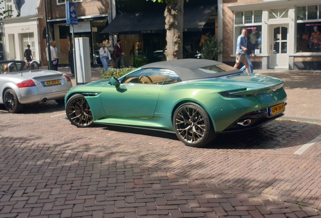 Aston Martin DB12 Volante