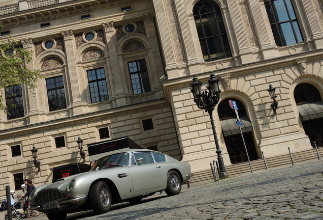 Aston Martin DB6 MKI