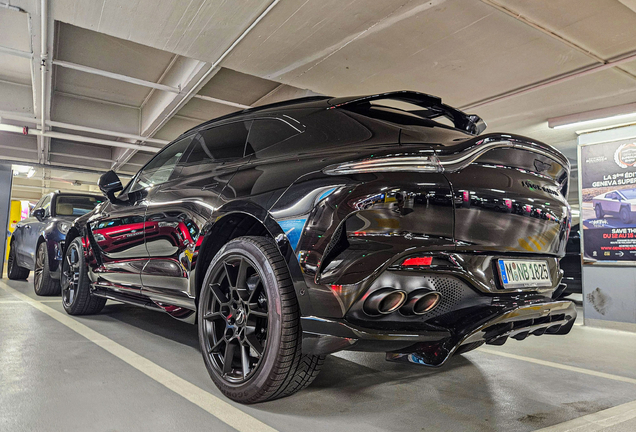 Aston Martin DBX707