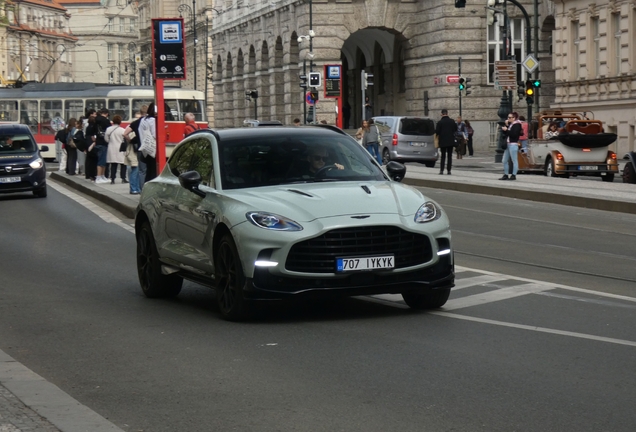 Aston Martin DBX707