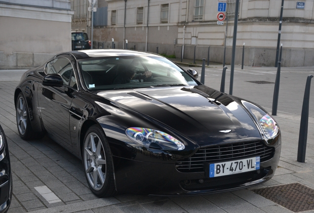 Aston Martin V8 Vantage