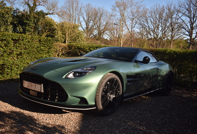 Aston Martin Vanquish Volante 2025