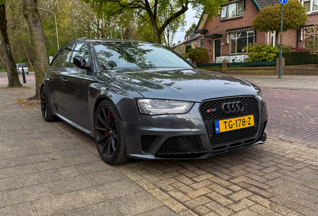 Audi RS4 Avant B8