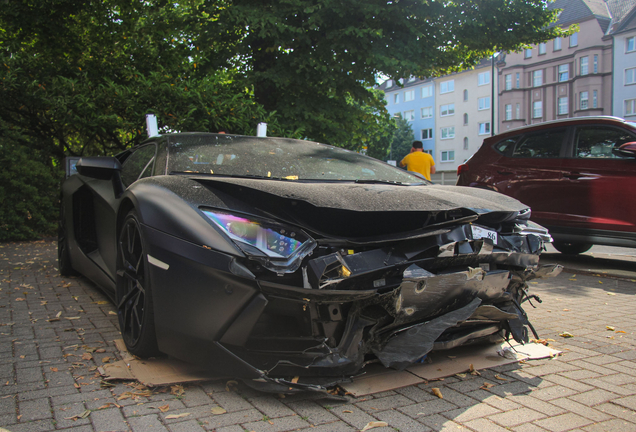 Lamborghini Aventador LP700-4 Roadster