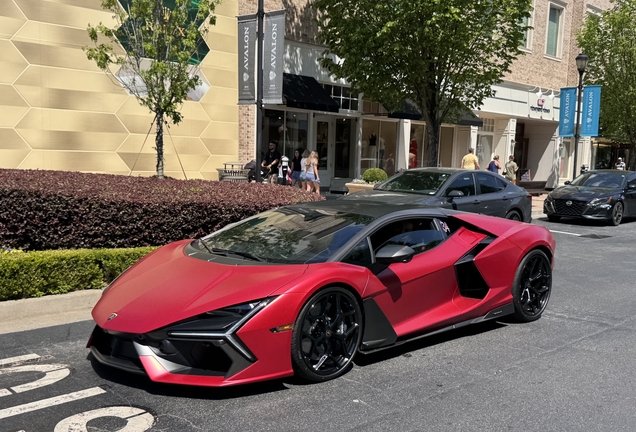 Lamborghini Revuelto