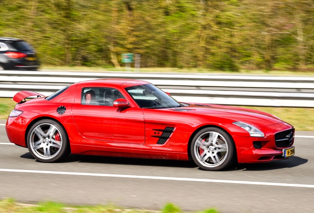 Mercedes-Benz SLS AMG