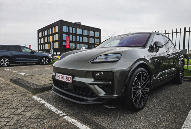 Porsche Macan EV Turbo