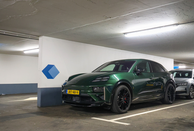 Porsche Macan EV Turbo