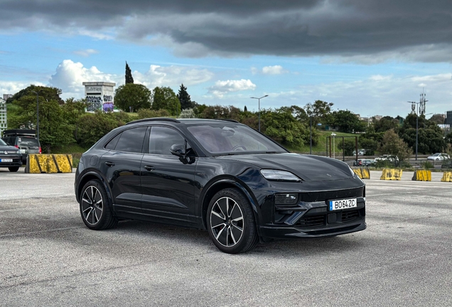 Porsche Macan EV Turbo