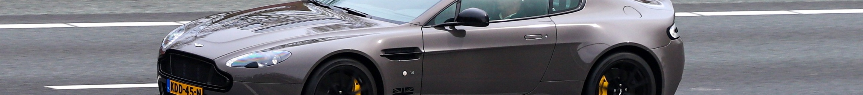 Aston Martin V12 Vantage S