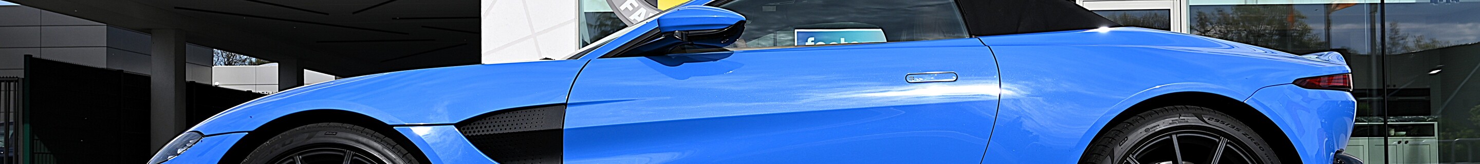 Aston Martin V8 Vantage Roadster 2020