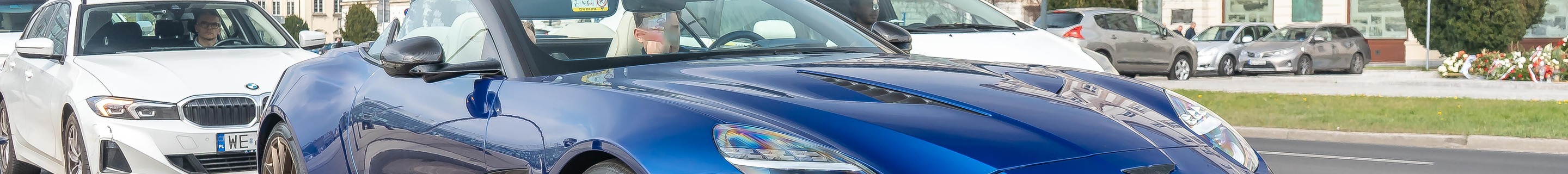 Aston Martin Vanquish Volante 2025