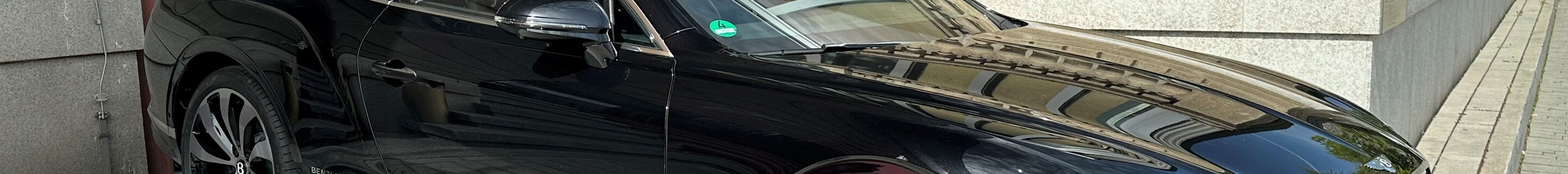 Bentley Continental GTC 2025