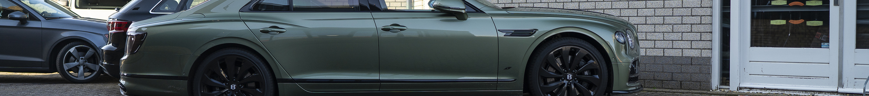 Bentley Flying Spur Hybrid