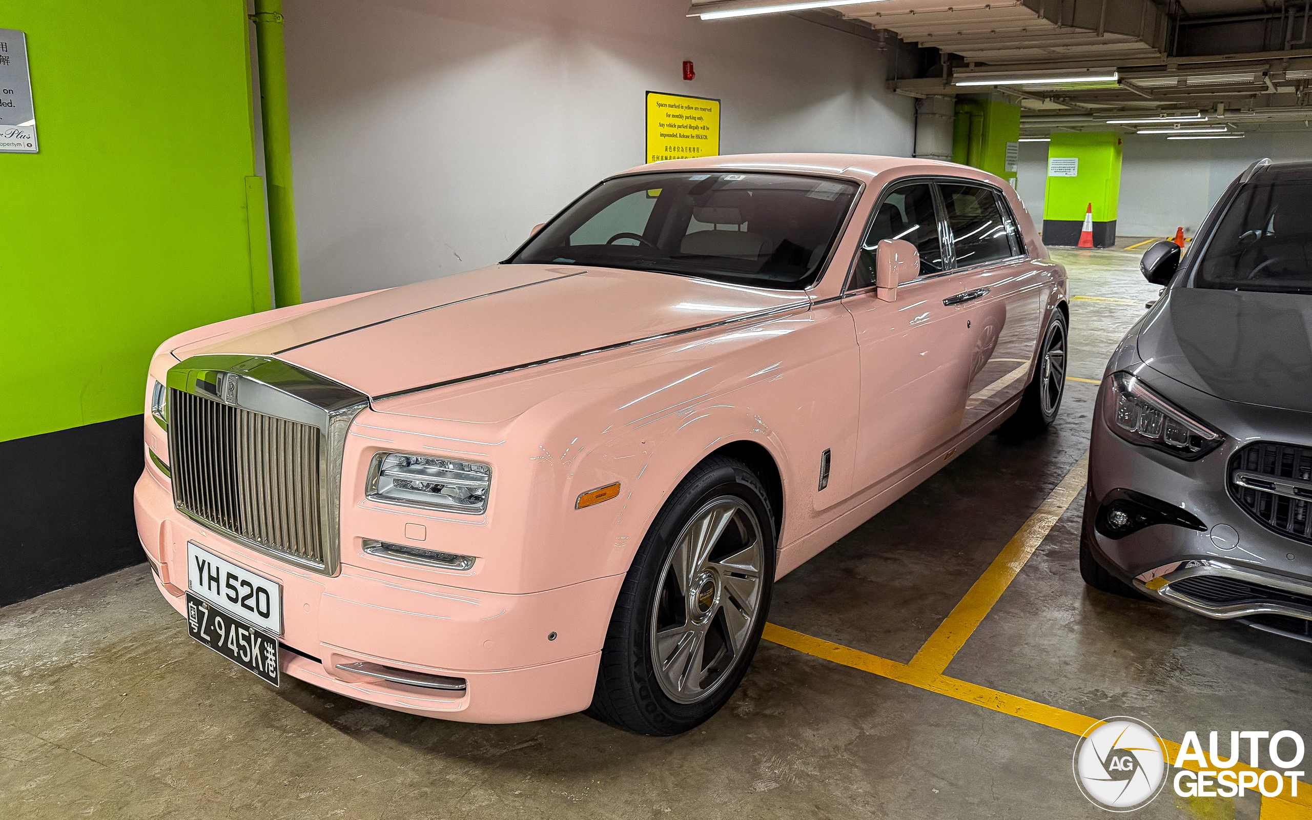 A bold configuration for this Phantom