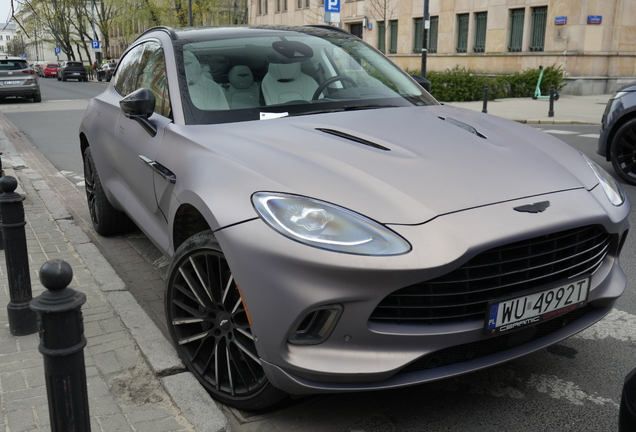 Aston Martin DBX
