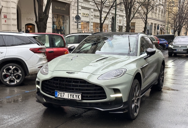 Aston Martin DBX707