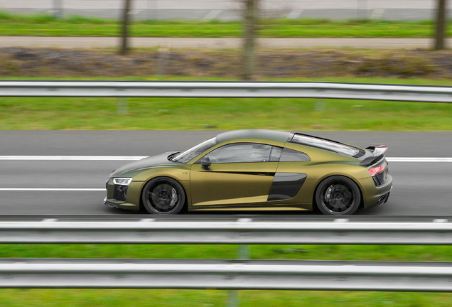 Audi R8 V10 Plus 2015