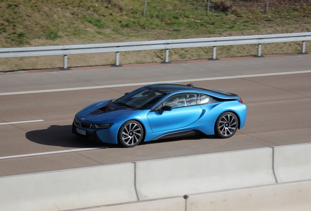 BMW i8