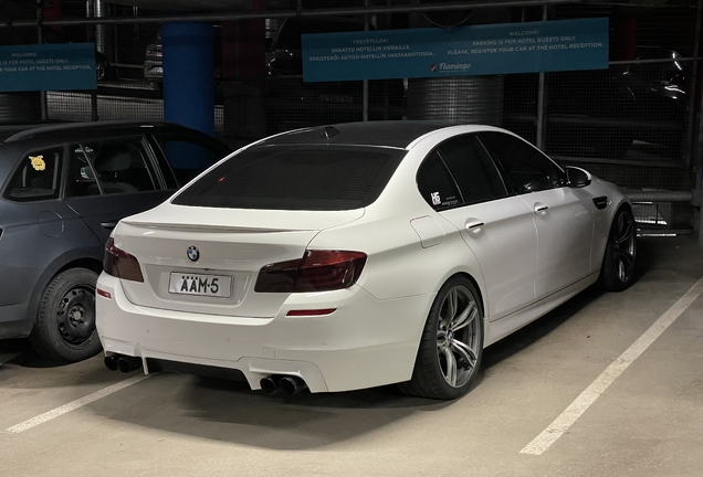 BMW M5 F10 2011