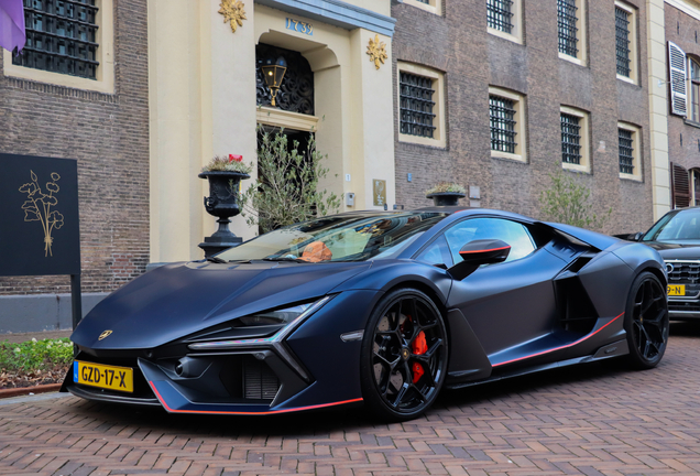 Lamborghini Revuelto