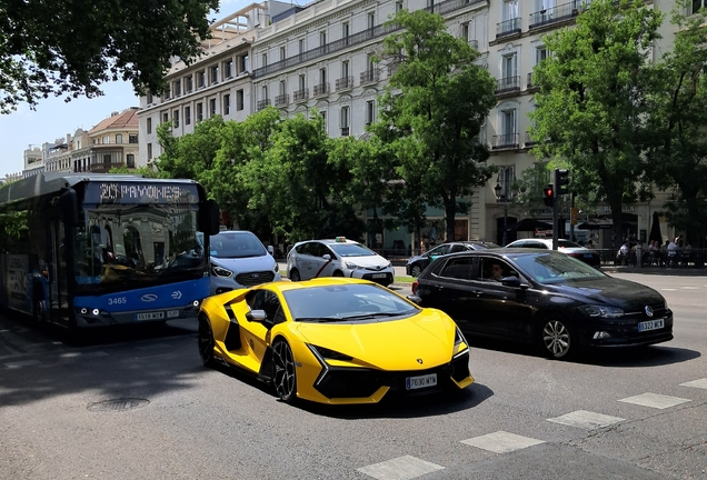 Lamborghini Revuelto