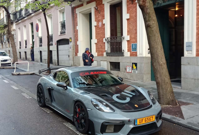Porsche 718 Cayman GT4 RS Weissach Package