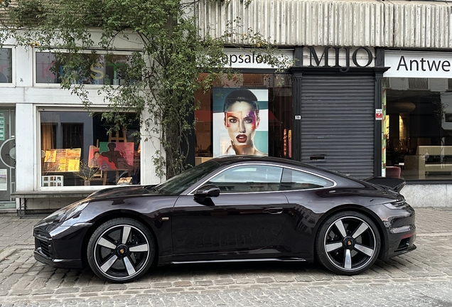 Porsche 992 Sport Classic