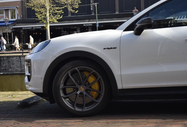 Porsche Cayenne Coupé Turbo E-Hybrid