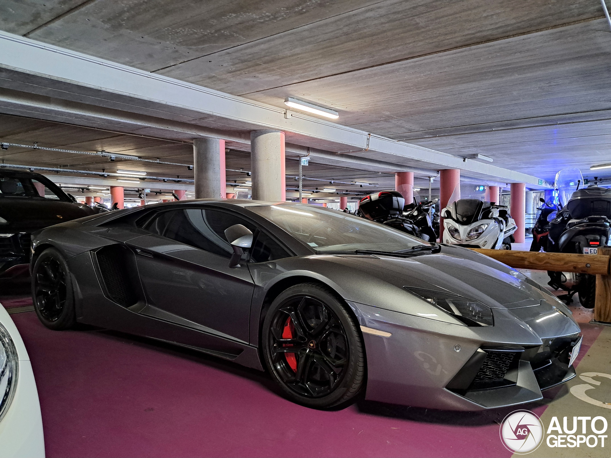 Lamborghini Aventador LP700-4