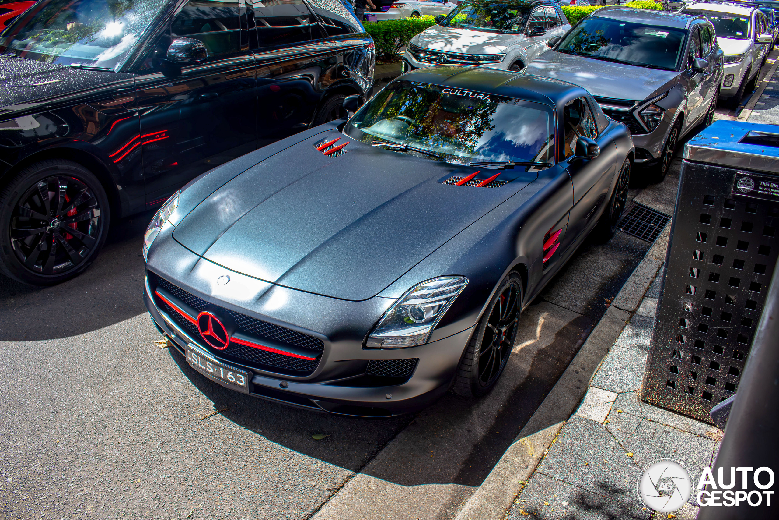 Mercedes-Benz SLS AMG Black Bird