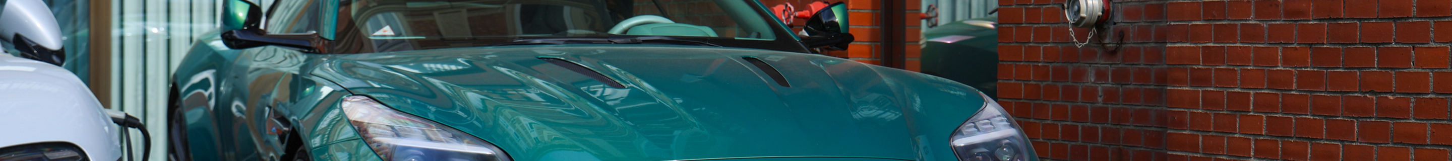 Aston Martin DB12 Volante