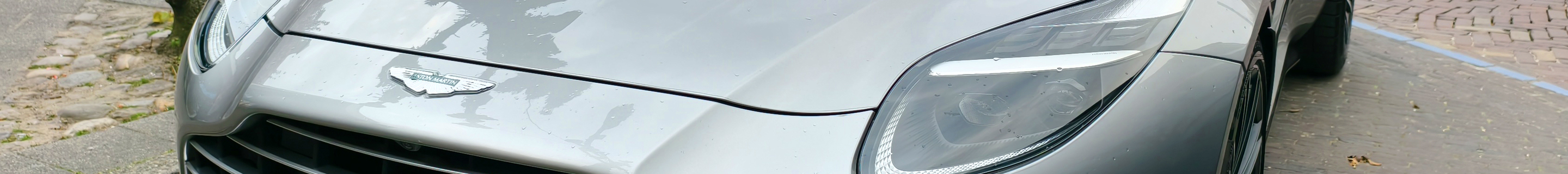 Aston Martin DB12 Volante