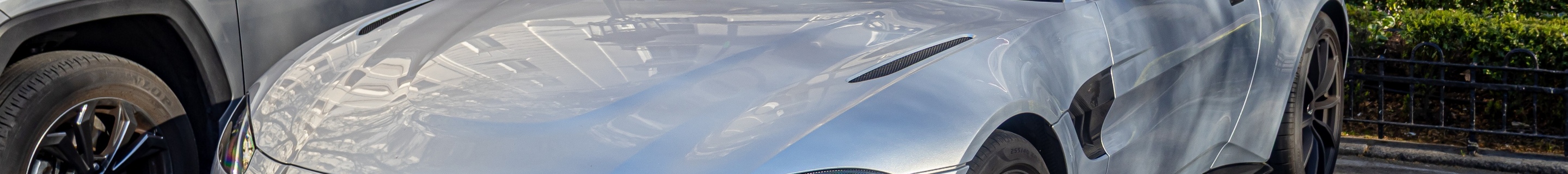 Aston Martin V8 Vantage Roadster 2020