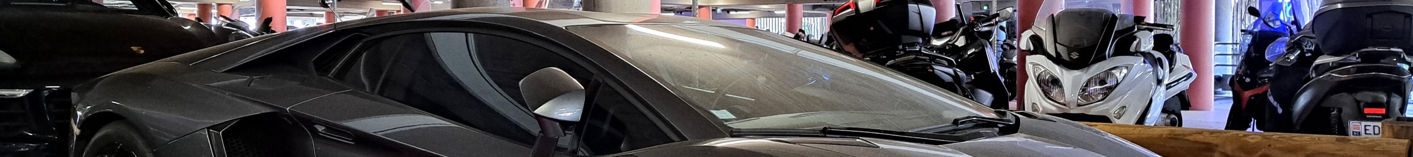 Lamborghini Aventador LP700-4