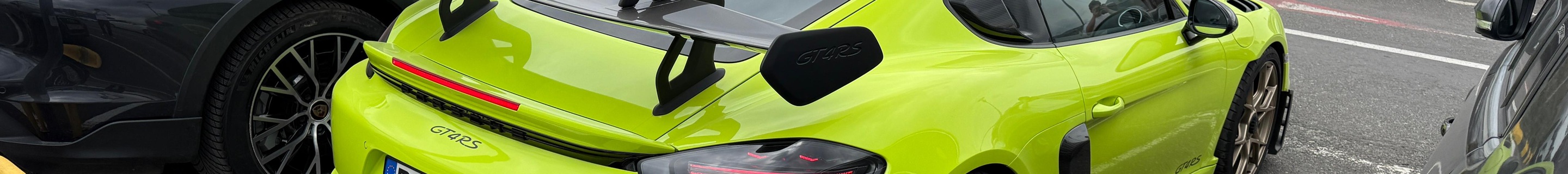 Porsche 718 Cayman GT4 RS Weissach Package