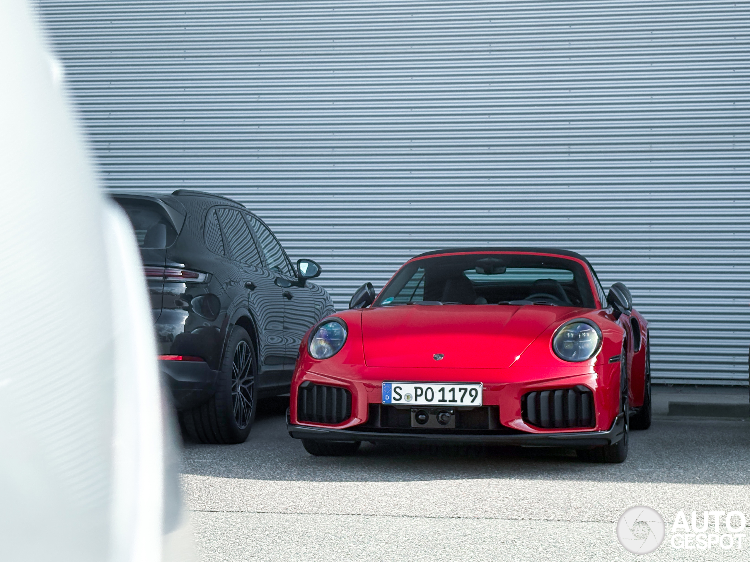 Lady In red: Porsche 992 Turbo S Cabriolet MkII