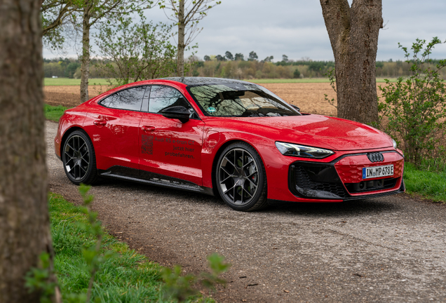 Audi RS E-Tron GT 2025