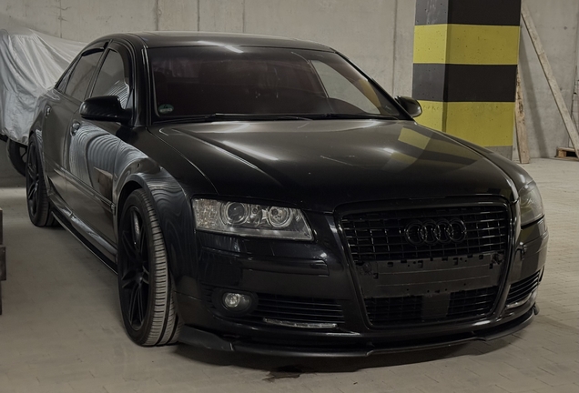 Audi S8 D3