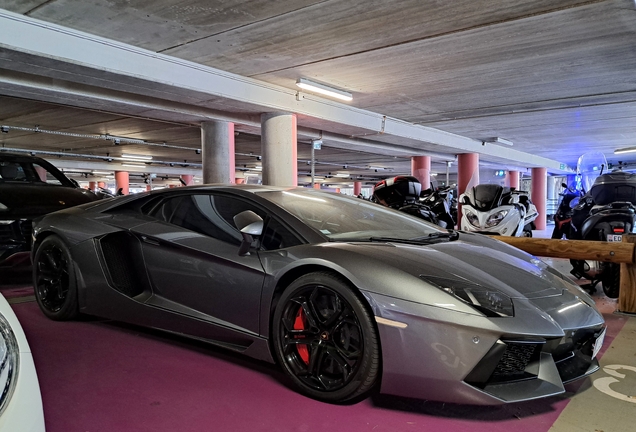 Lamborghini Aventador LP700-4